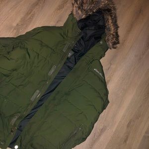 Faux fur attached Eddie Bauer Men’s Winter Coat